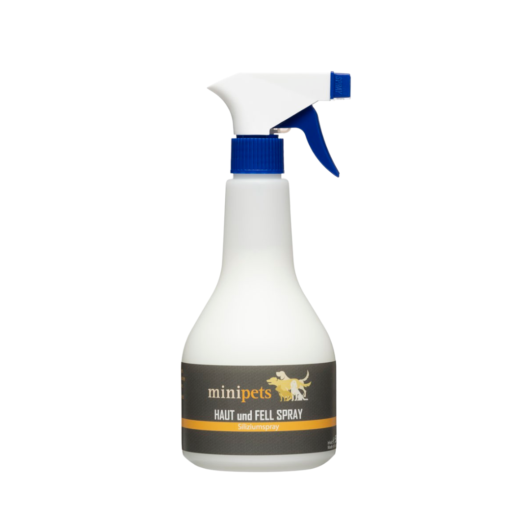 Tierpflege mit Haut- & Fellspray – Hand berührt dichtes Fell, Symbol für Vertrauen und sanfte Pflege bei allen Tierarten